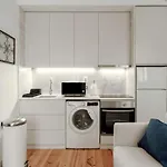 Cristelo 1 Bed Next To River شقة *