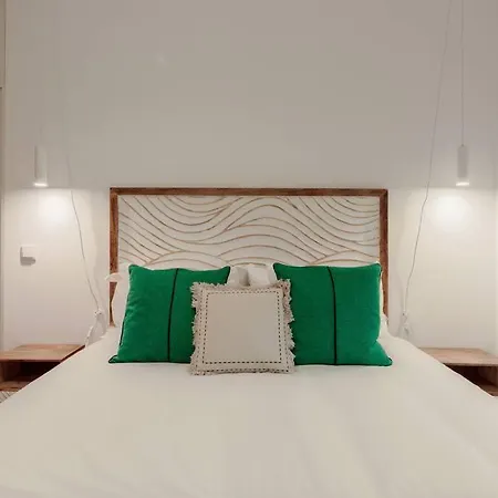 Cristelo 1 Bed Next To River