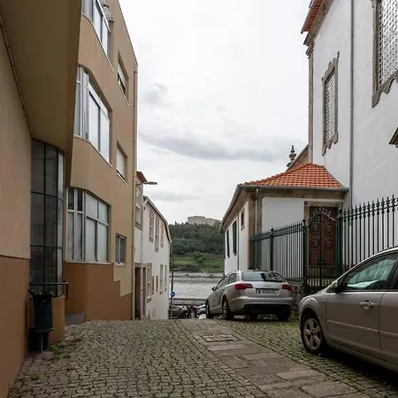 Cristelo 1 Bed Next To River Apartment *